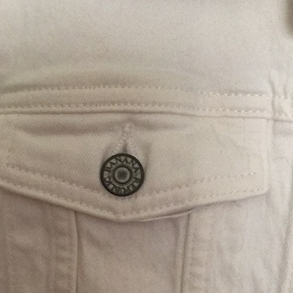 Banana Republic Jean Jacket - Picture 7 of 9